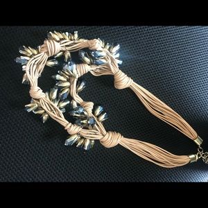 Naturally beautiful in a Gardenia Necklace 🌺